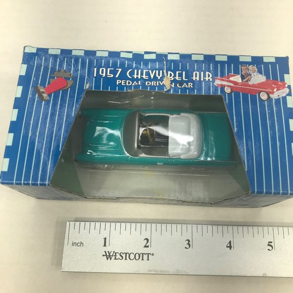Gearbox 1997 Vintage 1957 Chevy Bel Air Convertible Serial #05367 Pedal Car New - Picture 7 of 9